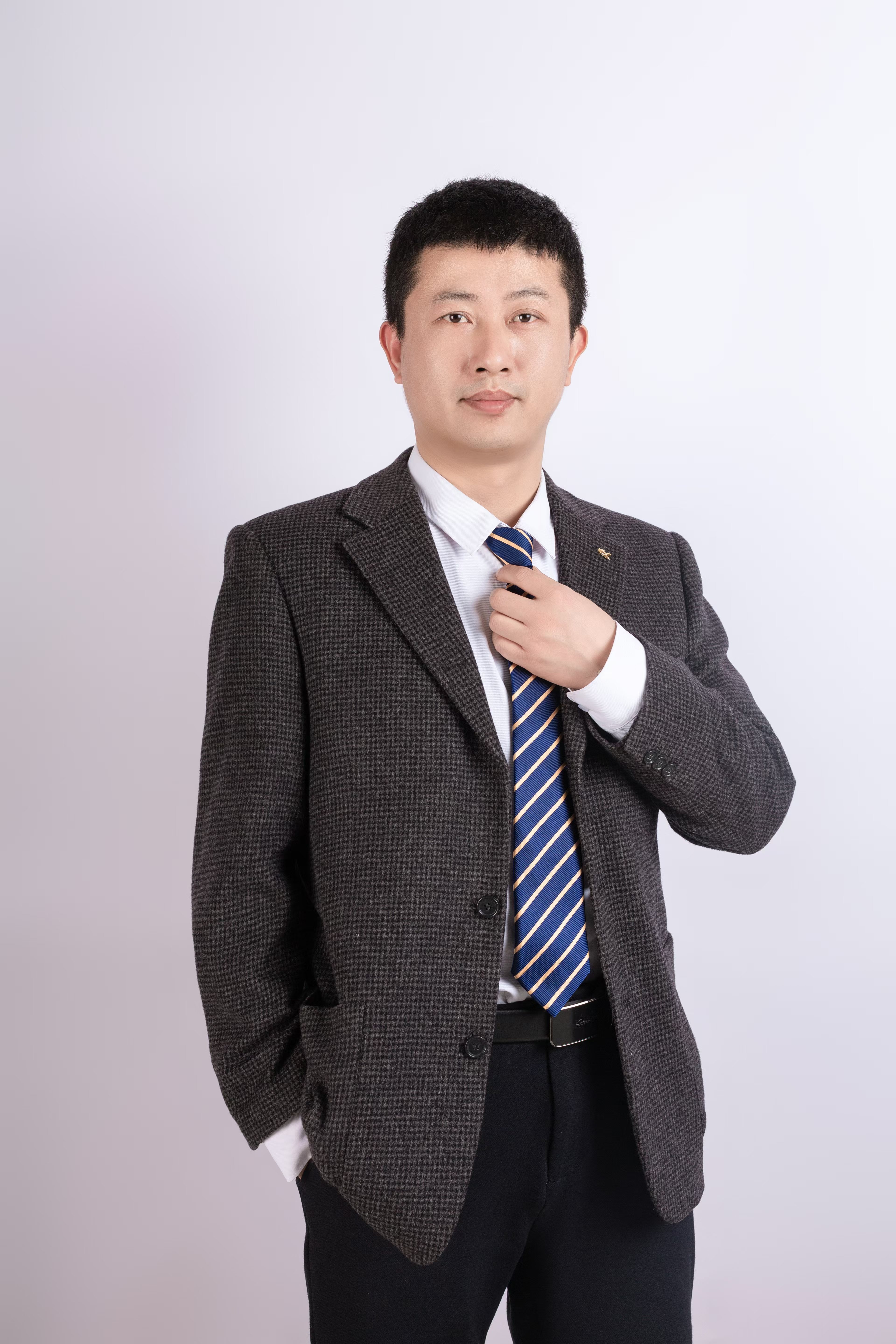 吴俊杰照片.jpg
