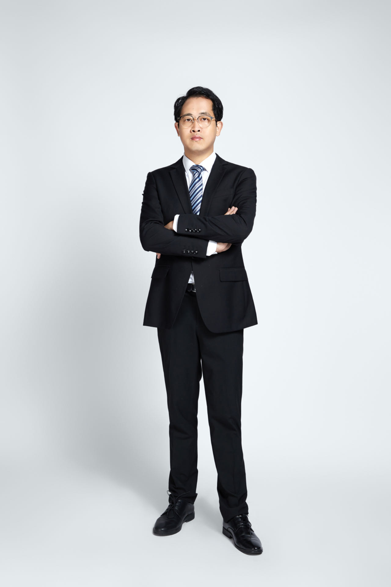 李昌伟照片.jpg