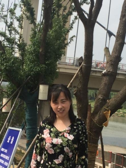 邰龙梅照片.png
