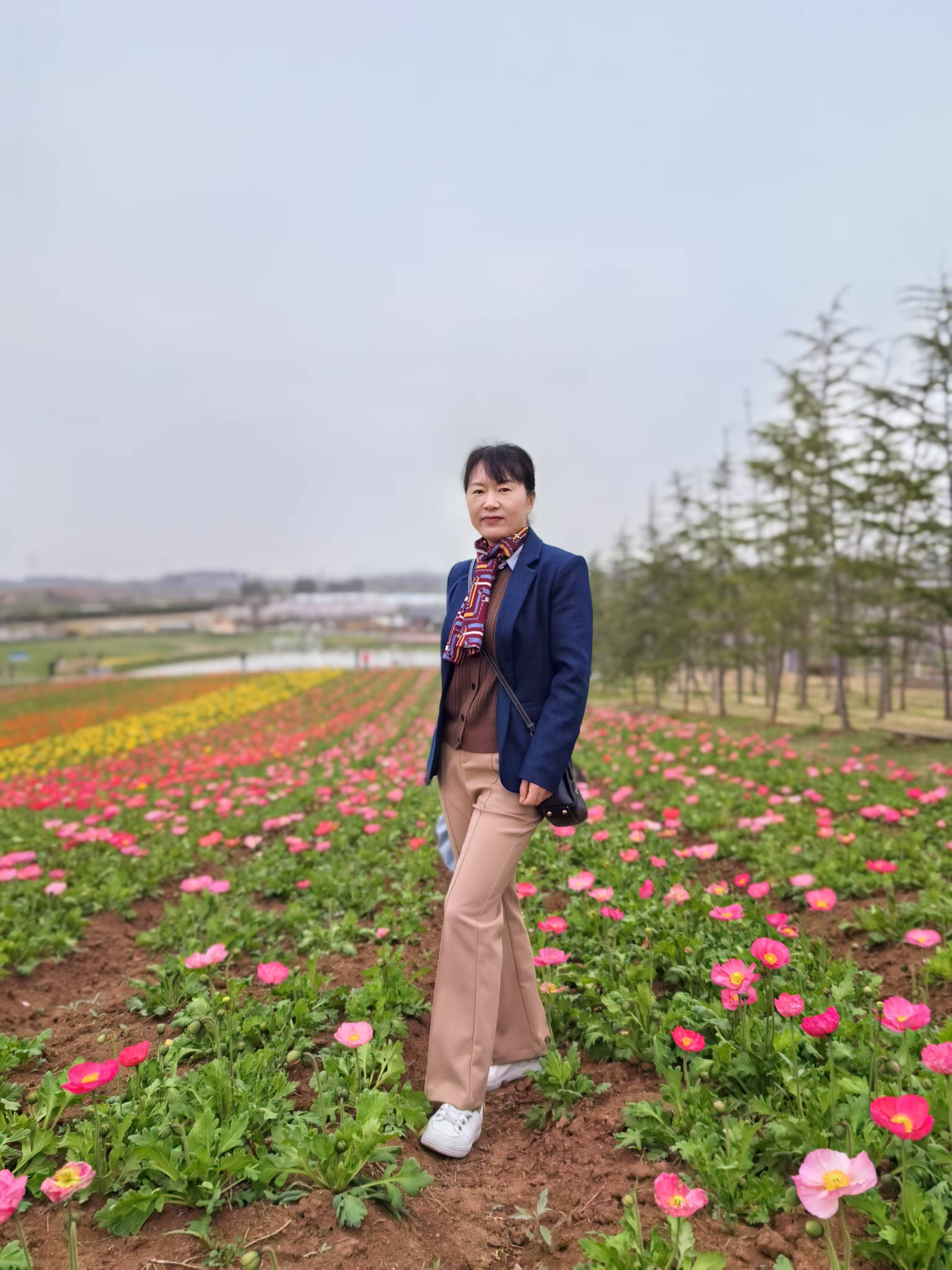 汪亦琴照片.jpg